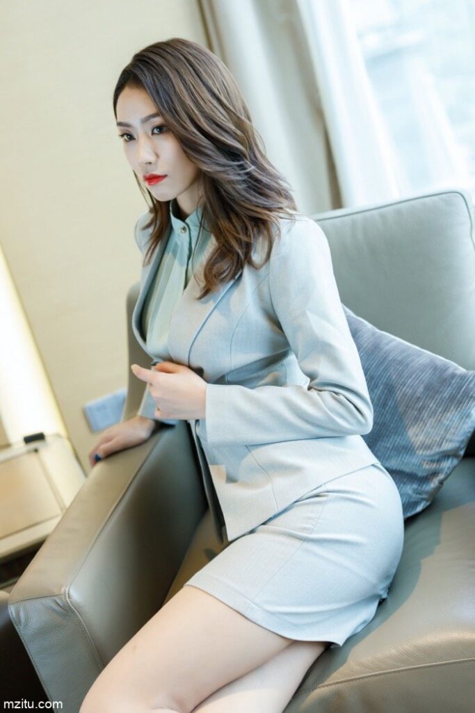 长得很有明星味的比基尼MM【106P】00020-小李街拍