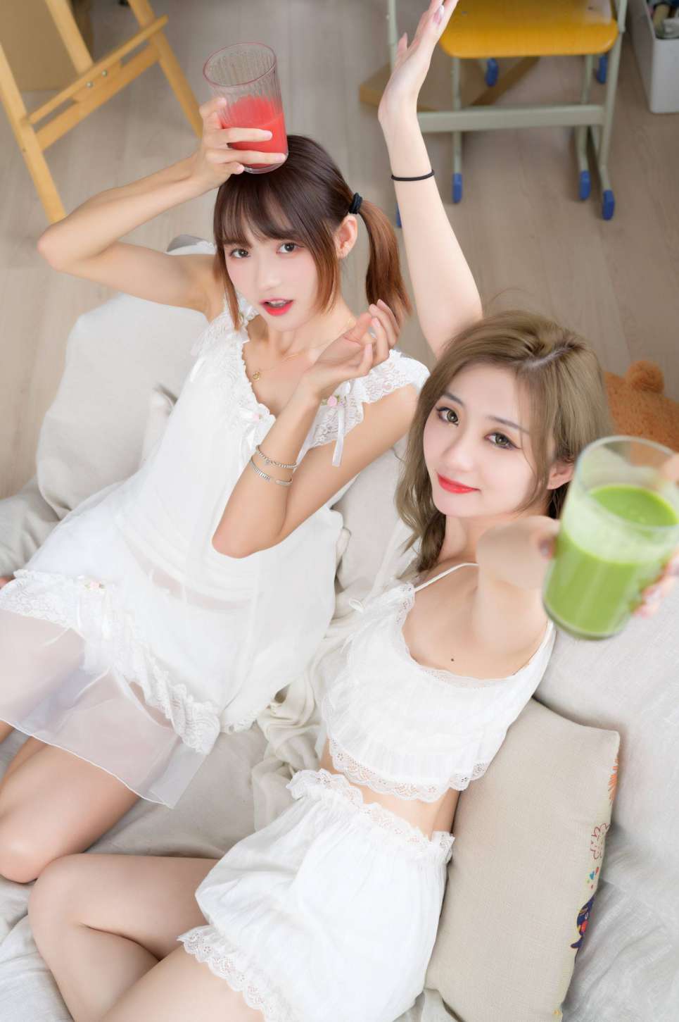 图片[3]-【免费】弹尤克里里的双马尾齐刘海女孩【35P】20024-小李街拍