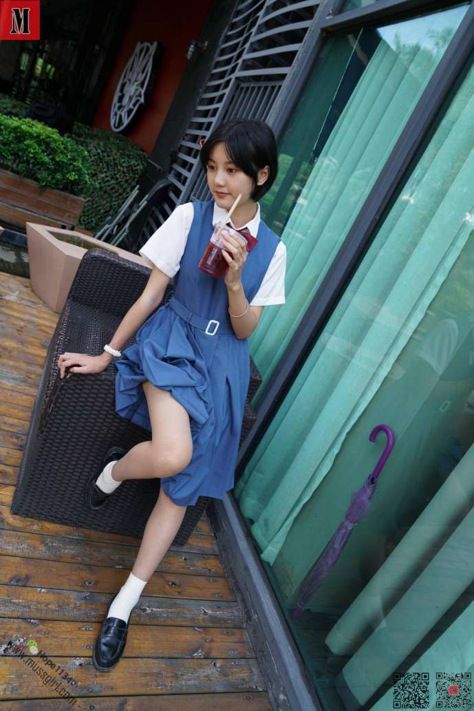 图片[2]-一副学生模样的短发姑娘【112P】20023-小李街拍