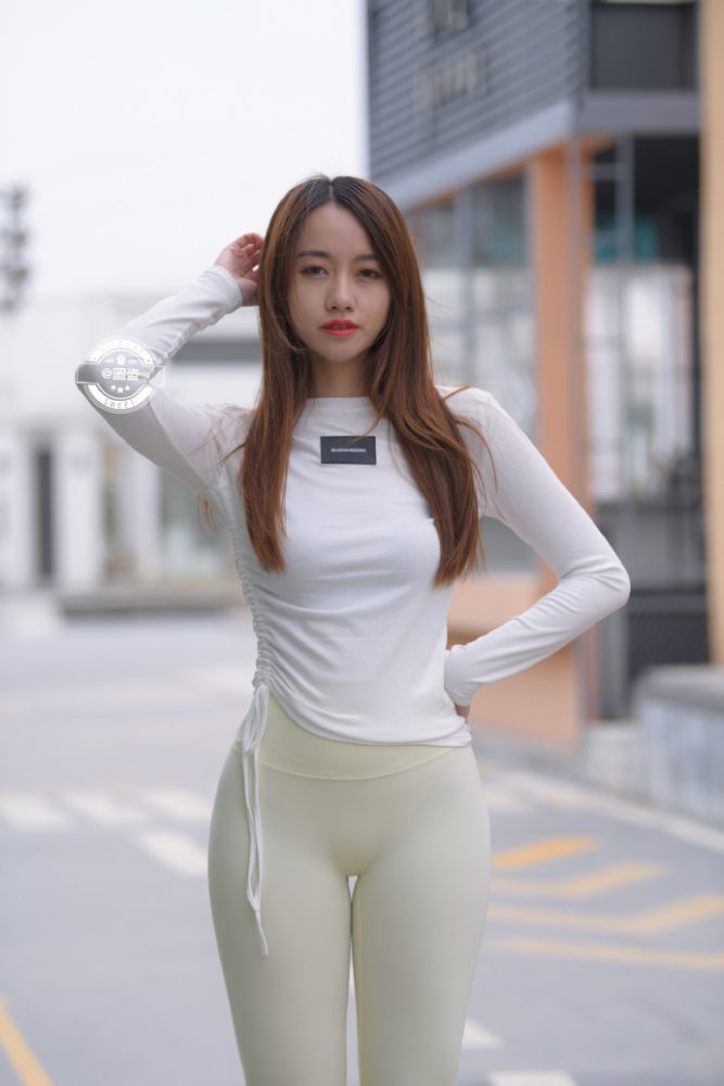 漂亮的白色瑜伽裤女孩 J1441 696P1V-21.4GB-小李街拍