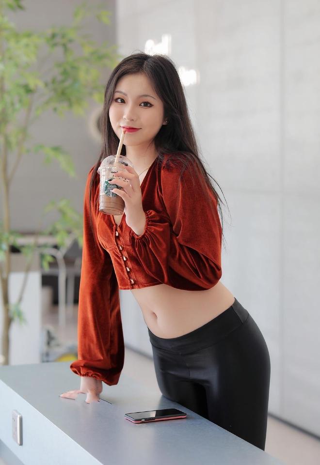 图片[3]-非常甜美的皮裤女孩 J1236 322P11V-16.4GB-小李街拍