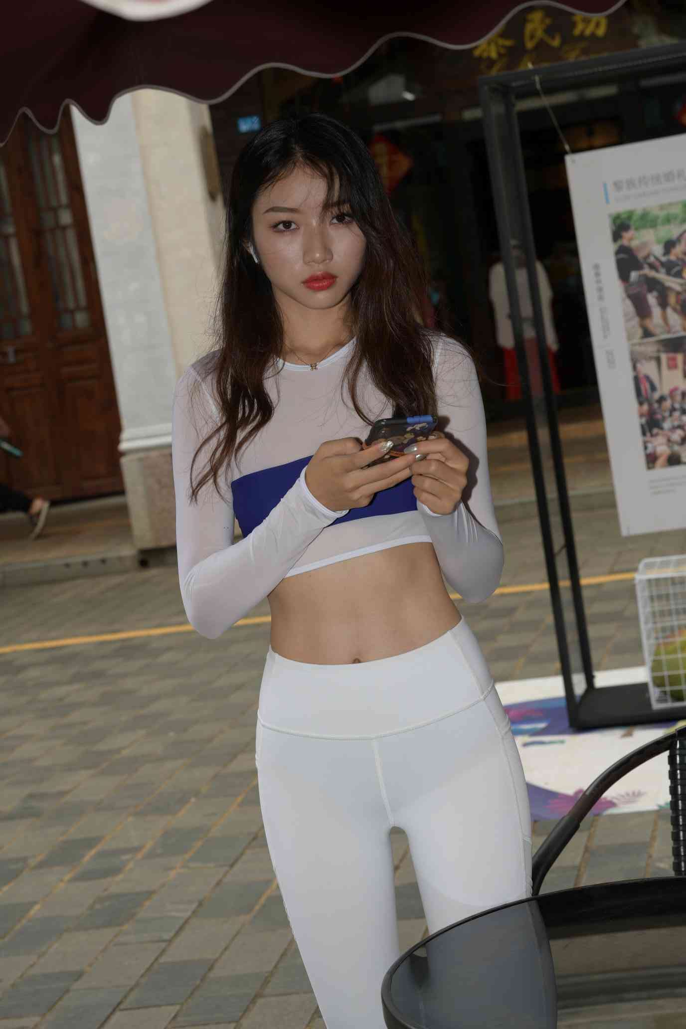 图片[3]-白色瑜伽裤好身材女孩【530P】04041-小李街拍