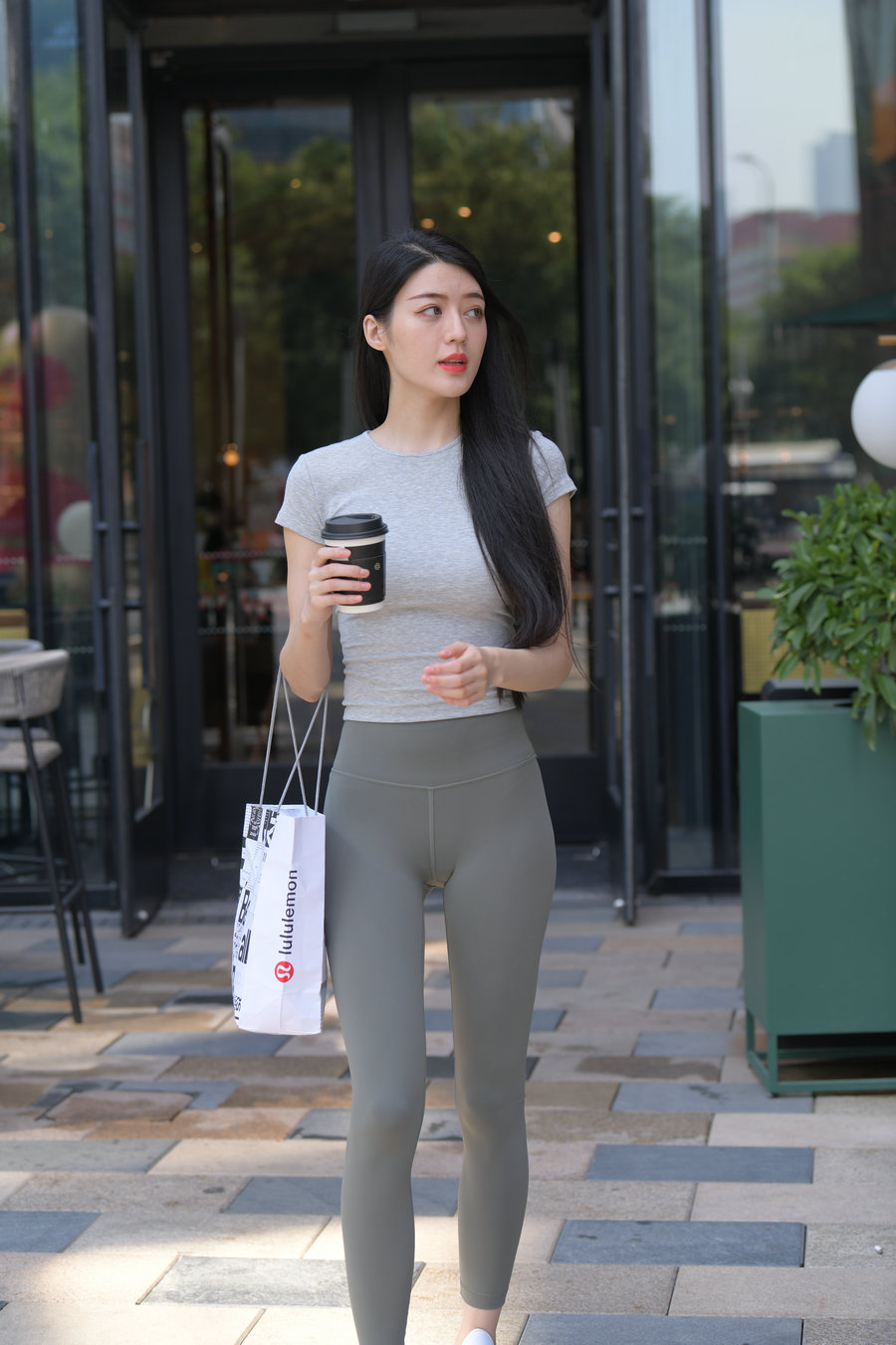 图片[4]-在外面逛街的瑜伽裤女孩J2240 449P1V-16.7GB-小李街拍