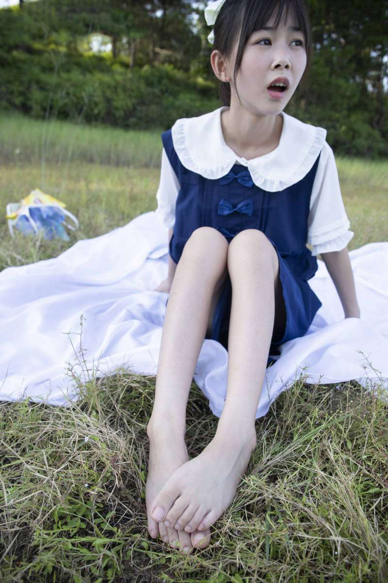 图片[1]-非常甜美的牛仔裙女孩【226P】20021-小李街拍