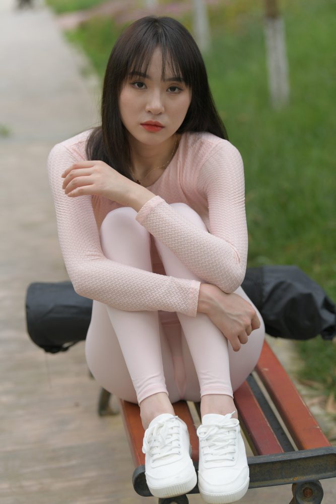 粉粉的瑜伽裤女孩太可爱了 J2090 854P1V-30.4GB-小李街拍