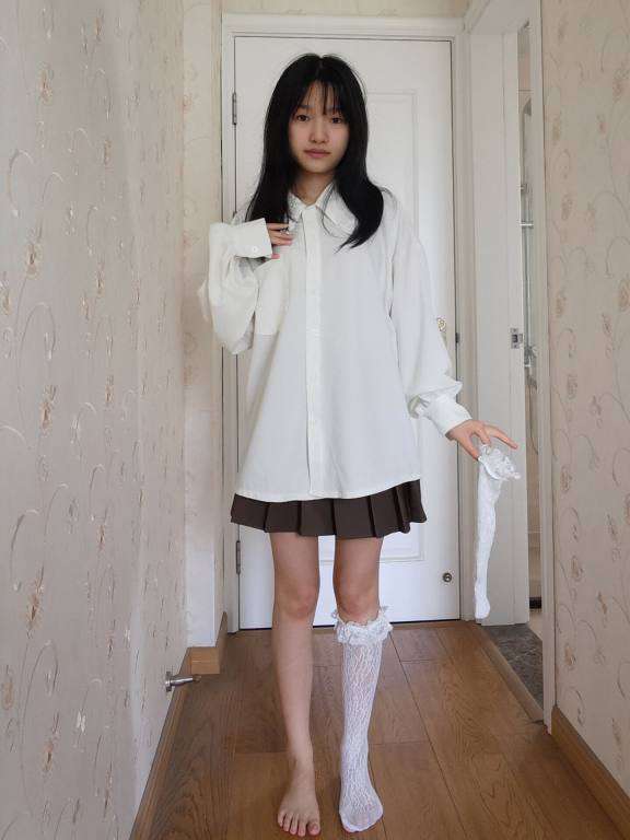 百褶裙可爱又大方的小姑娘【122P】20002-小李街拍