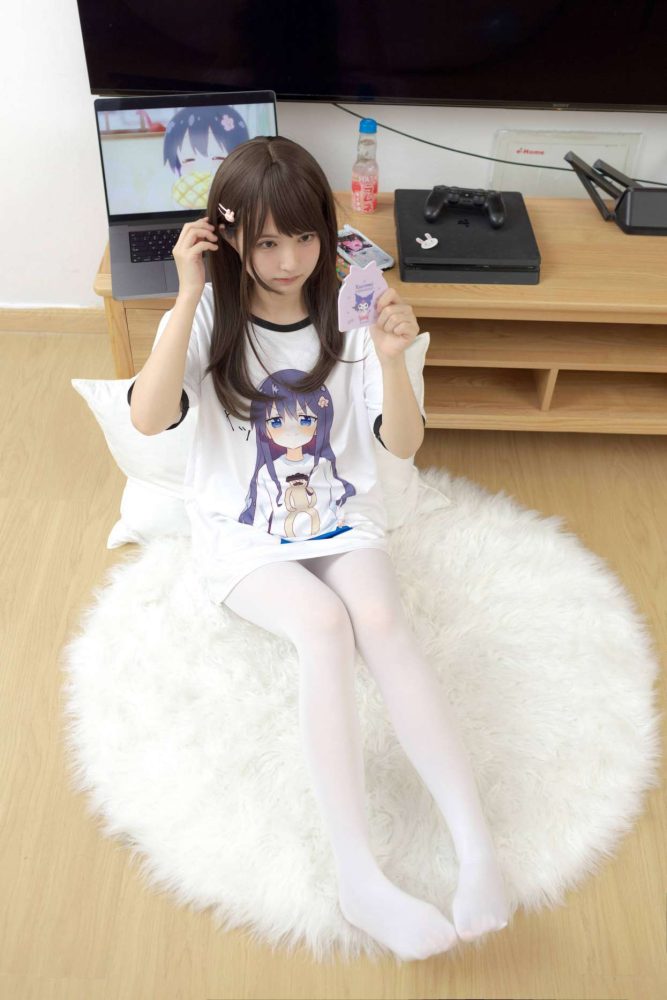 二次元白丝美少女【69P】20027-小李街拍