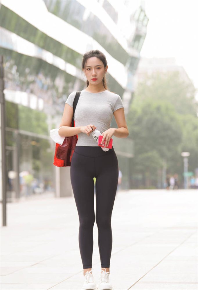 落落大方的瑜伽裤小女人J2221 760P1V-23.7GB-小李街拍