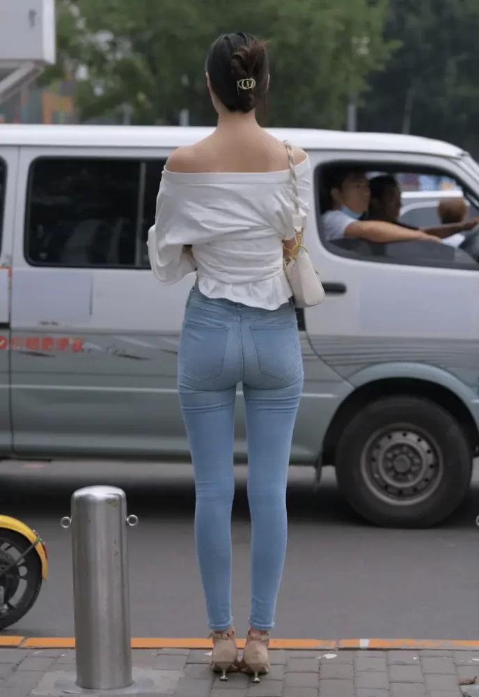 紧身牛仔裤优雅小女人J2238 322P1V-14.1GB-小李街拍