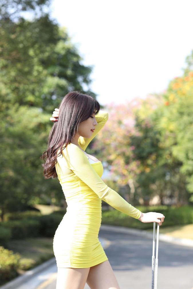 图片[6]-穿紧身裙的美丽姑娘要出去旅行了【419P】00046-小李街拍