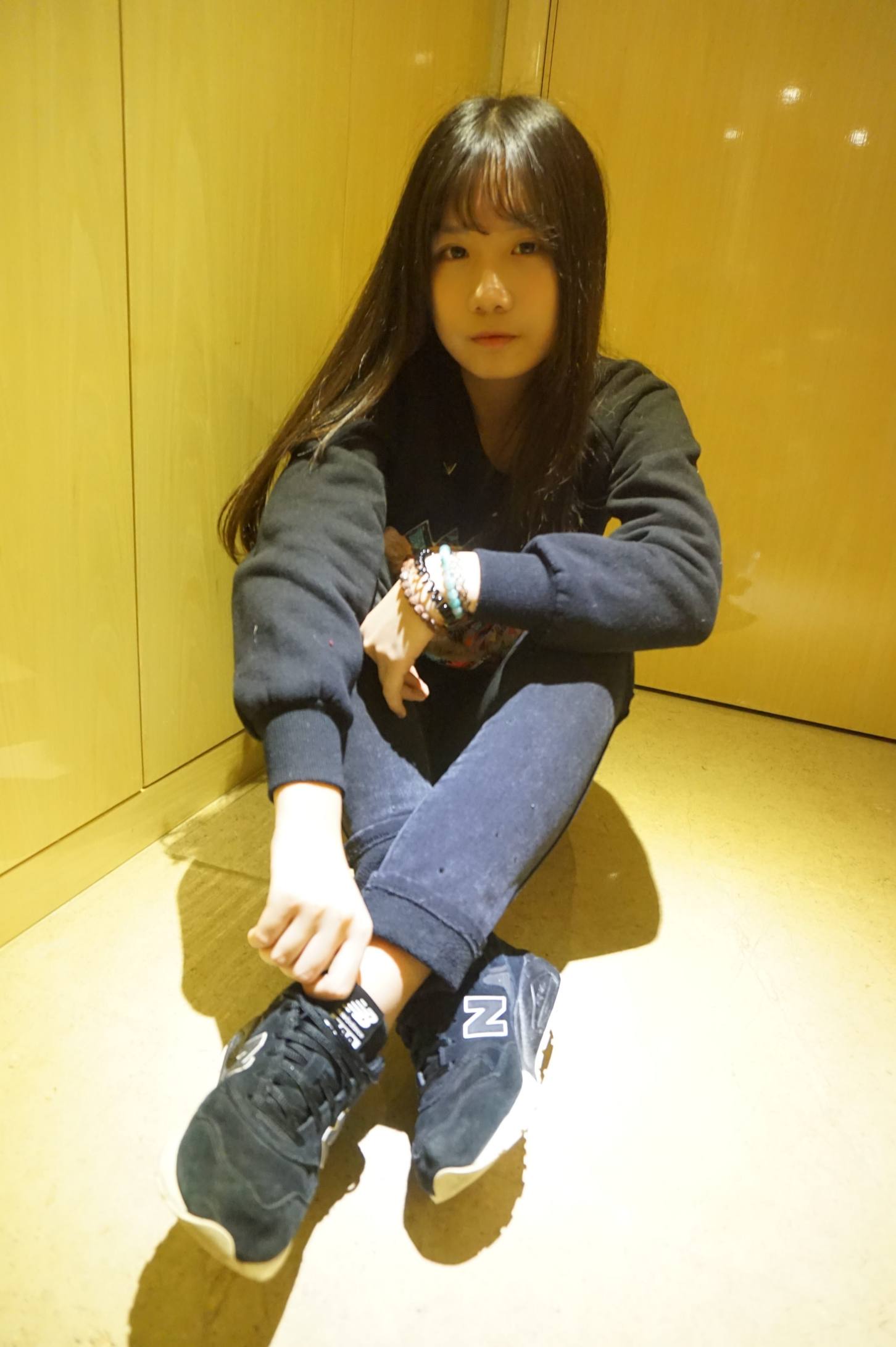 图片[2]-齐刘海的长发女孩【70P】20016-小李街拍