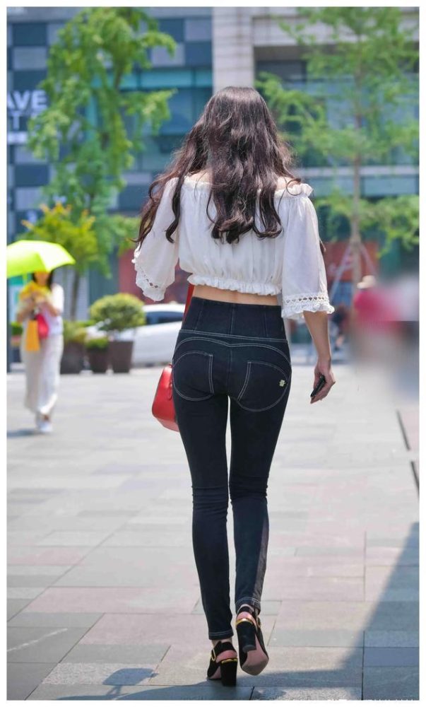 紧身牛仔裤卷发姑娘 J1726 103P-2.28GB-小李街拍