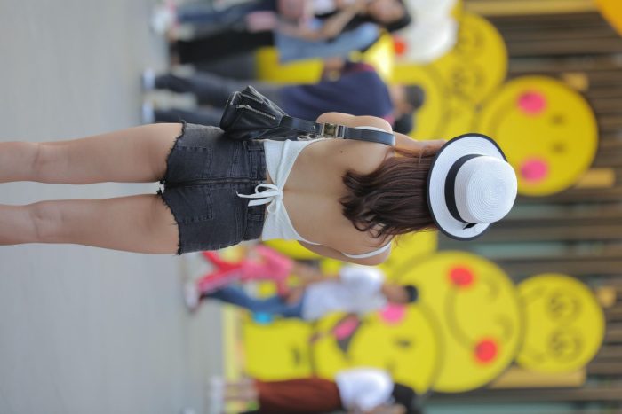 非常时尚阳光的牛仔热裤女孩【808P】00064-小李街拍