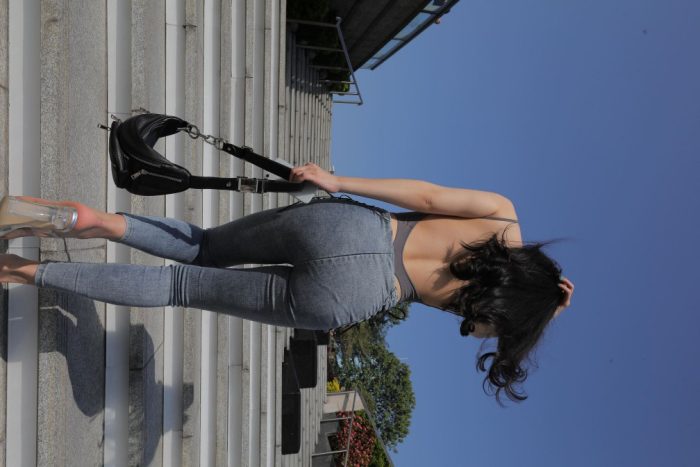 漂亮的紧身牛仔裤长发女孩【474P】00059-小李街拍