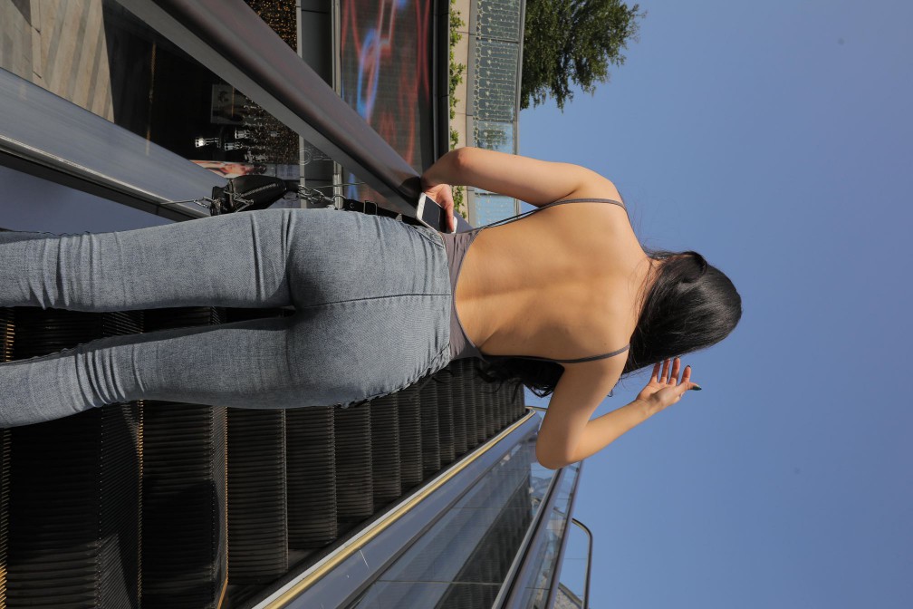 图片[4]-漂亮的紧身牛仔裤长发女孩【474P】00059-小李街拍