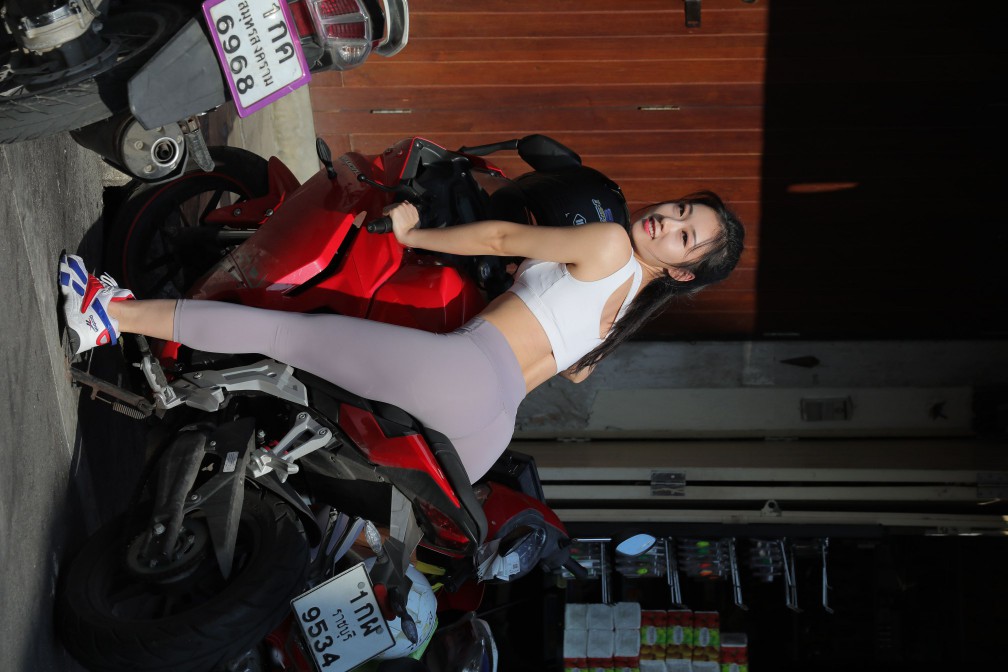 图片[5]-逛街的马尾辫瑜伽老师【556P】00016-小李街拍