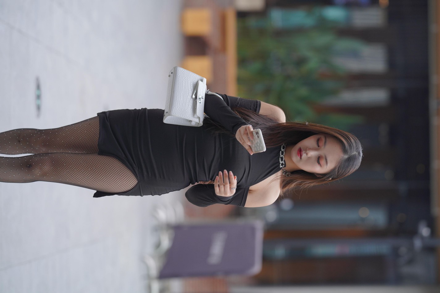 图片[3]-非常妩媚的网格丝袜女孩【186P】00037-小李街拍