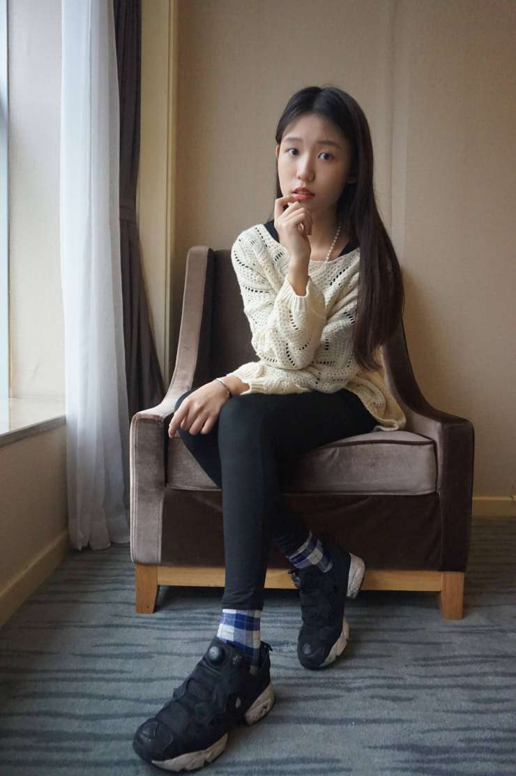 图片[2]-眼神很清澈的赤脚女孩【59P】20020-小李街拍