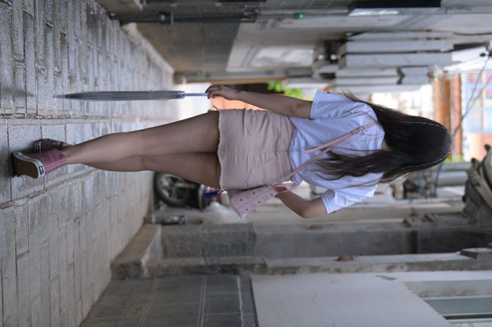 非常清纯甜美的短裙姑娘在逛街【458P】00052-小李街拍