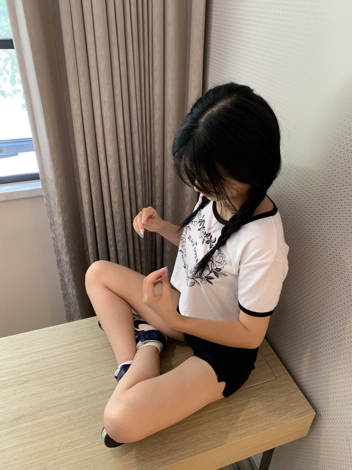 图片[4]-调皮的白袜女孩【149P】20017-小李街拍