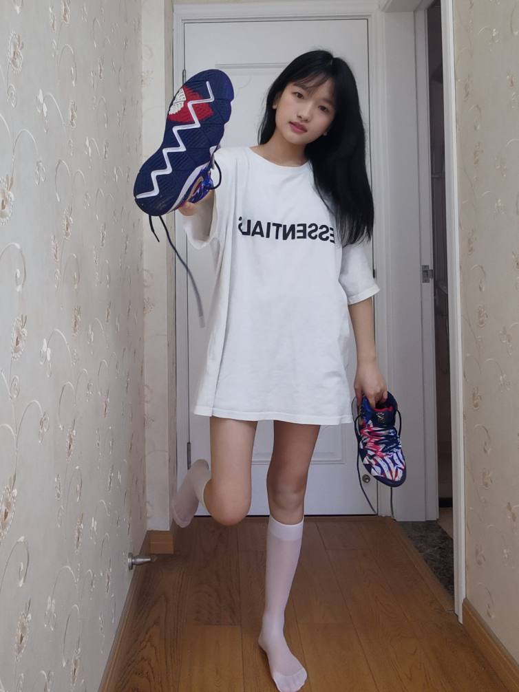 图片[5]-调皮的白袜女孩【149P】20017-小李街拍