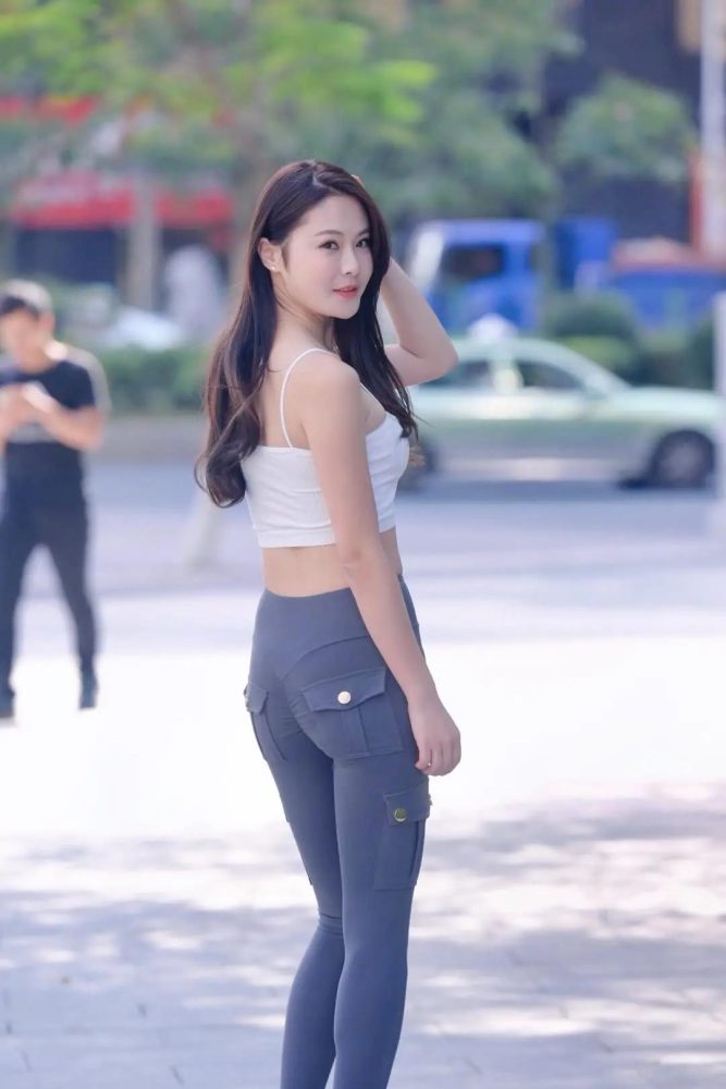 紧身牛仔裤小女人 J1746 562P-12.8GB-小李街拍