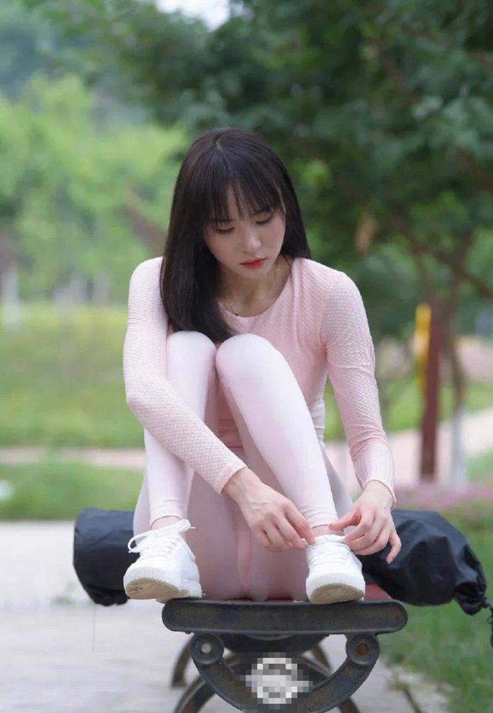 图片[4]-粉粉的瑜伽裤女孩太可爱了 J2090 854P1V-30.4GB-小李街拍