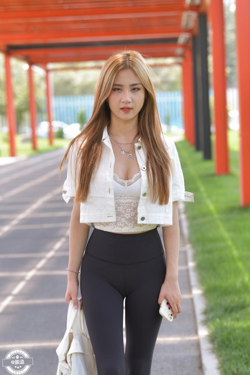 图片[1]-眼神里都是温柔的瑜伽裤女孩J2811 601P-13.3GB-小李街拍