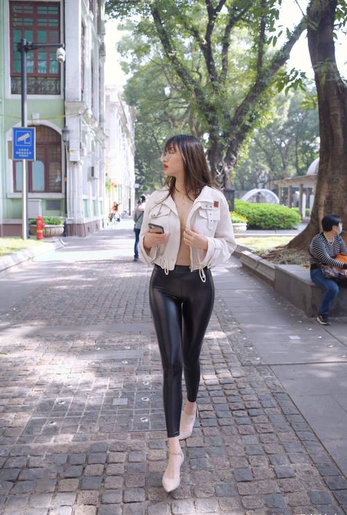 图片[3]-戴眼镜的皮裤女孩 J1473 1046P2V-35.5GB-小李街拍