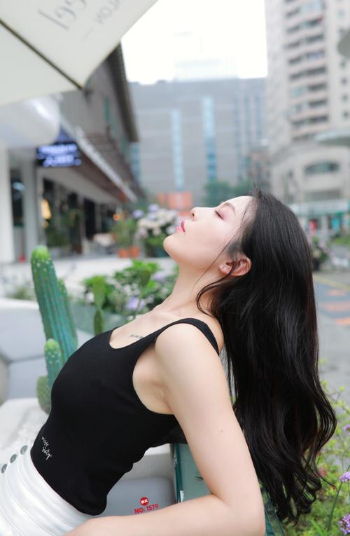 图片[2]-非常漂亮的白色紧身裤女孩J2055 895P2V-24.5GB-小李街拍