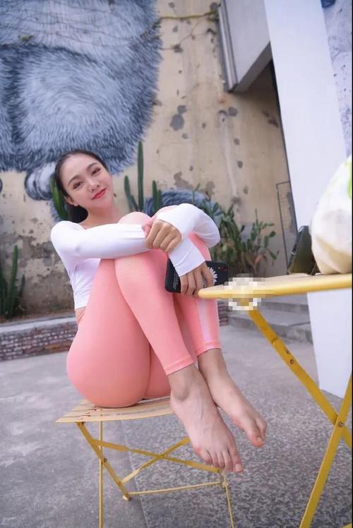 图片[3]-粉色紧身裤漂亮女孩 J1433 749P1V-20.0GB-小李街拍