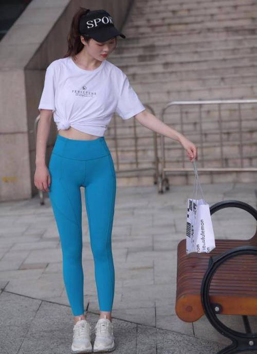 图片[3]-蓝色瑜伽裤阳光女孩J2095 611P1V-21.8GB-小李街拍