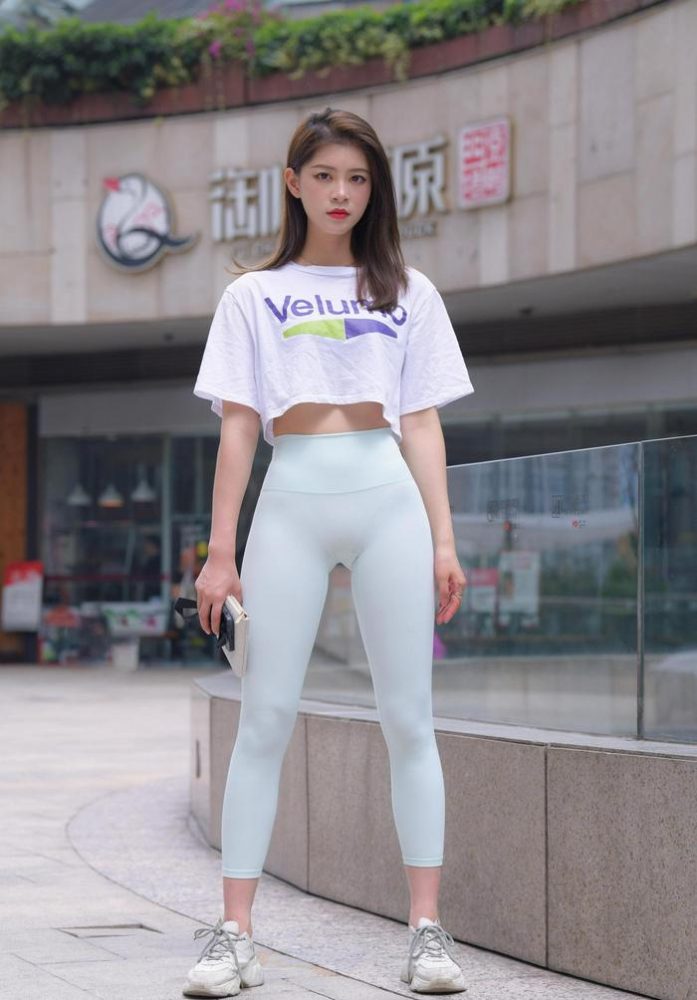 图片[1]-这个瑜伽裤女孩真的很漂亮 J1960 815P1V-28.9GB-小李街拍
