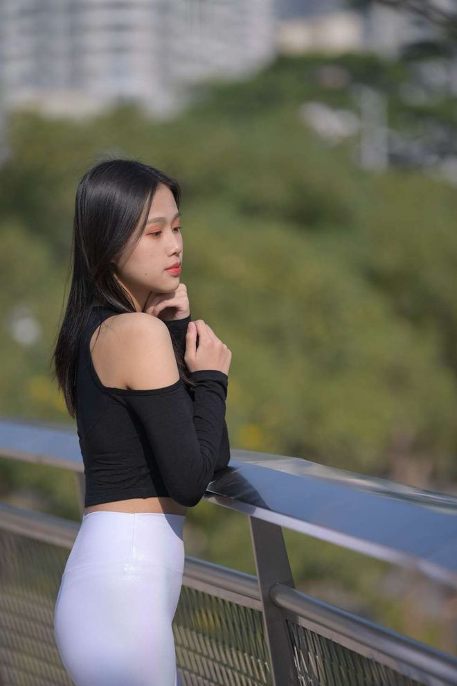 图片[4]-穿紧身白裤的端庄女孩 J1436 674P1V-22.2GB-小李街拍