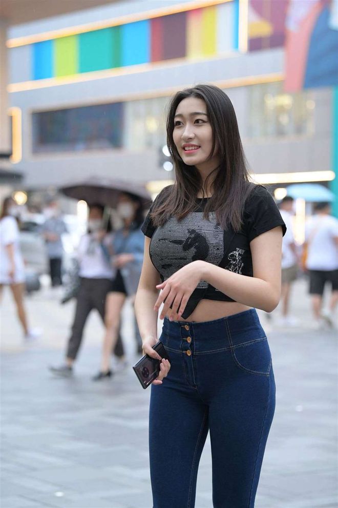 图片[3]-紧身牛仔裤女人J2784 240P-6.66GB-小李街拍