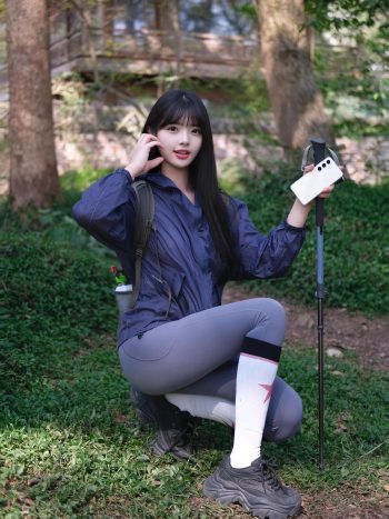 图片[6]-爱爬山的瑜伽裤MM，太甜美了！~-小李街拍