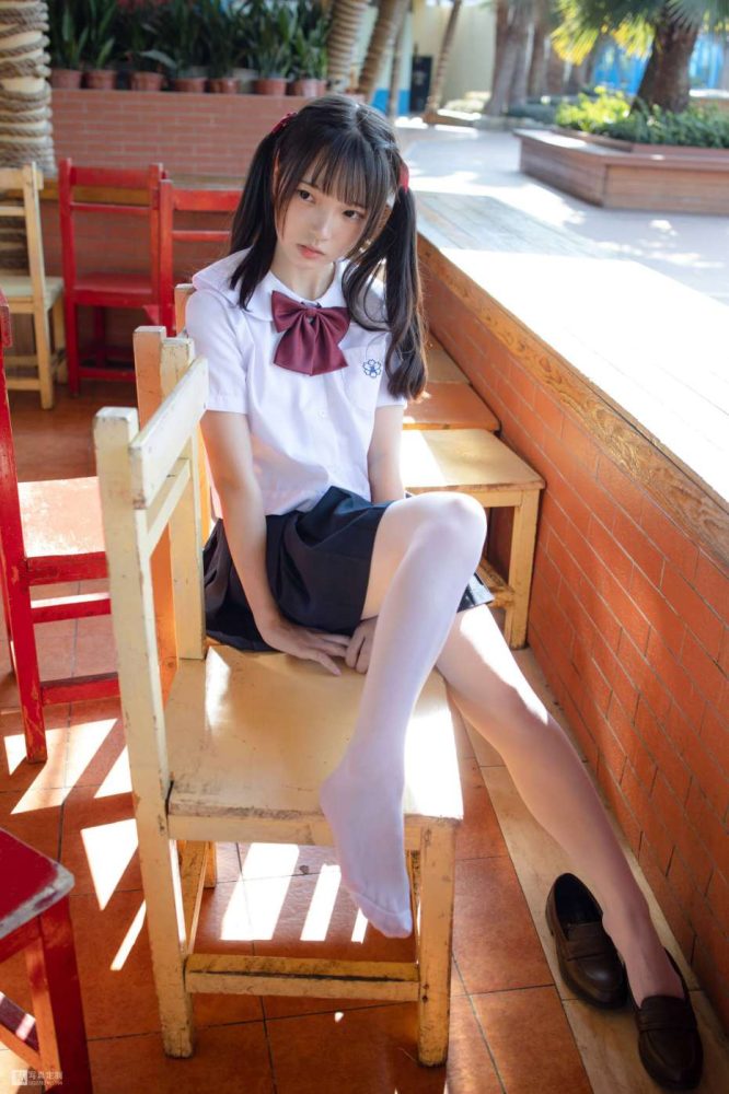 眼神好清澈的双马尾白丝女孩【75P】20019-小李街拍