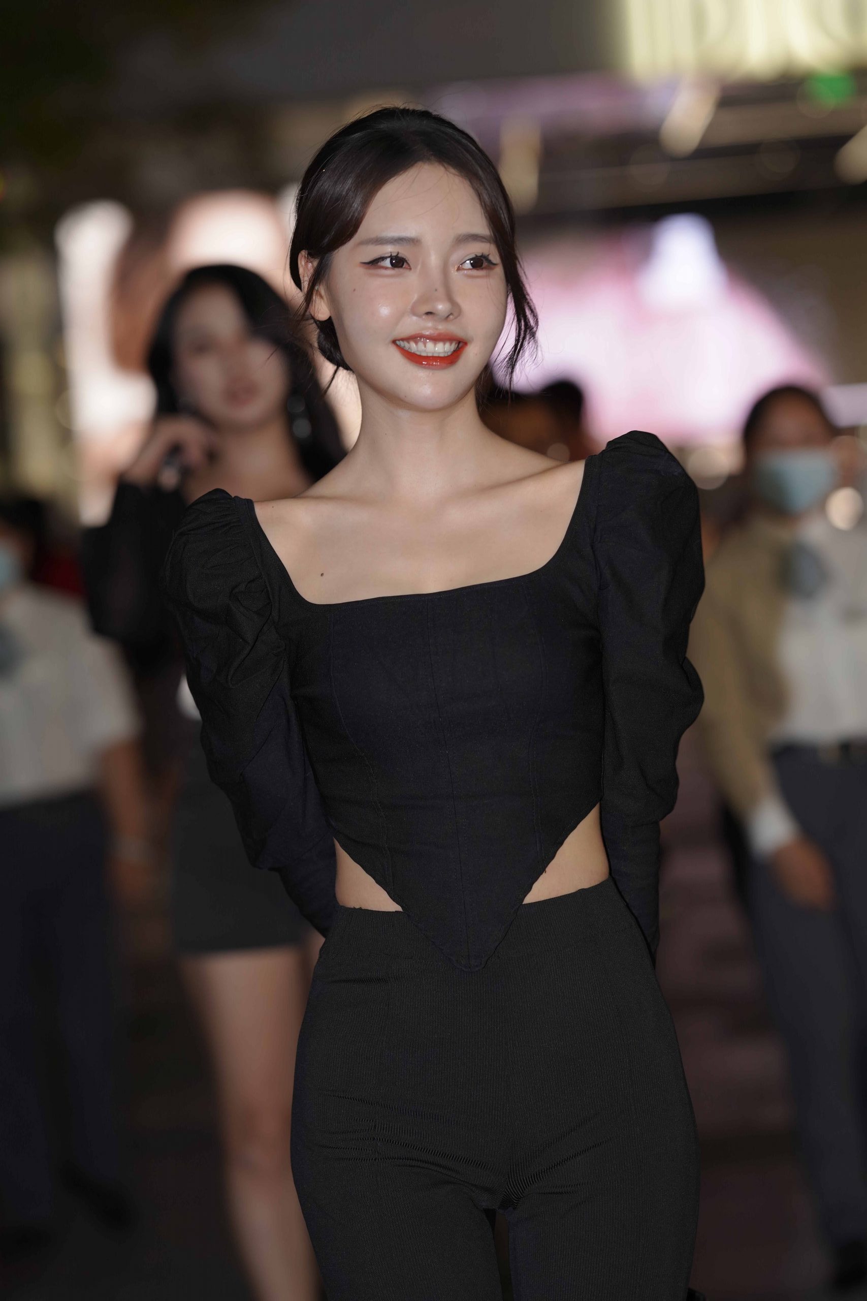 图片[2]-黑色紧身长裤小姐姐【151P】P0008-小李街拍