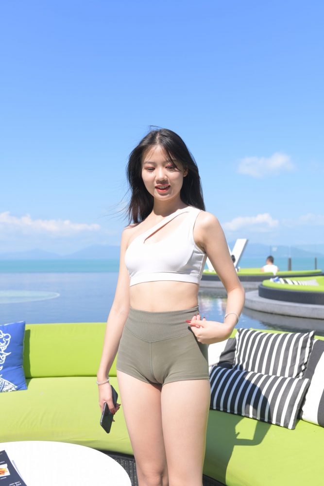 绿色紧身短裤的姑娘【372P】P0002-小李街拍