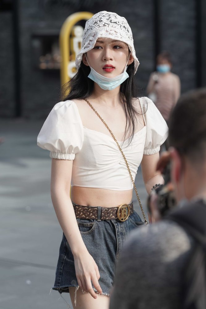 P5003 街拍很白的妹子 【83P】-小李街拍