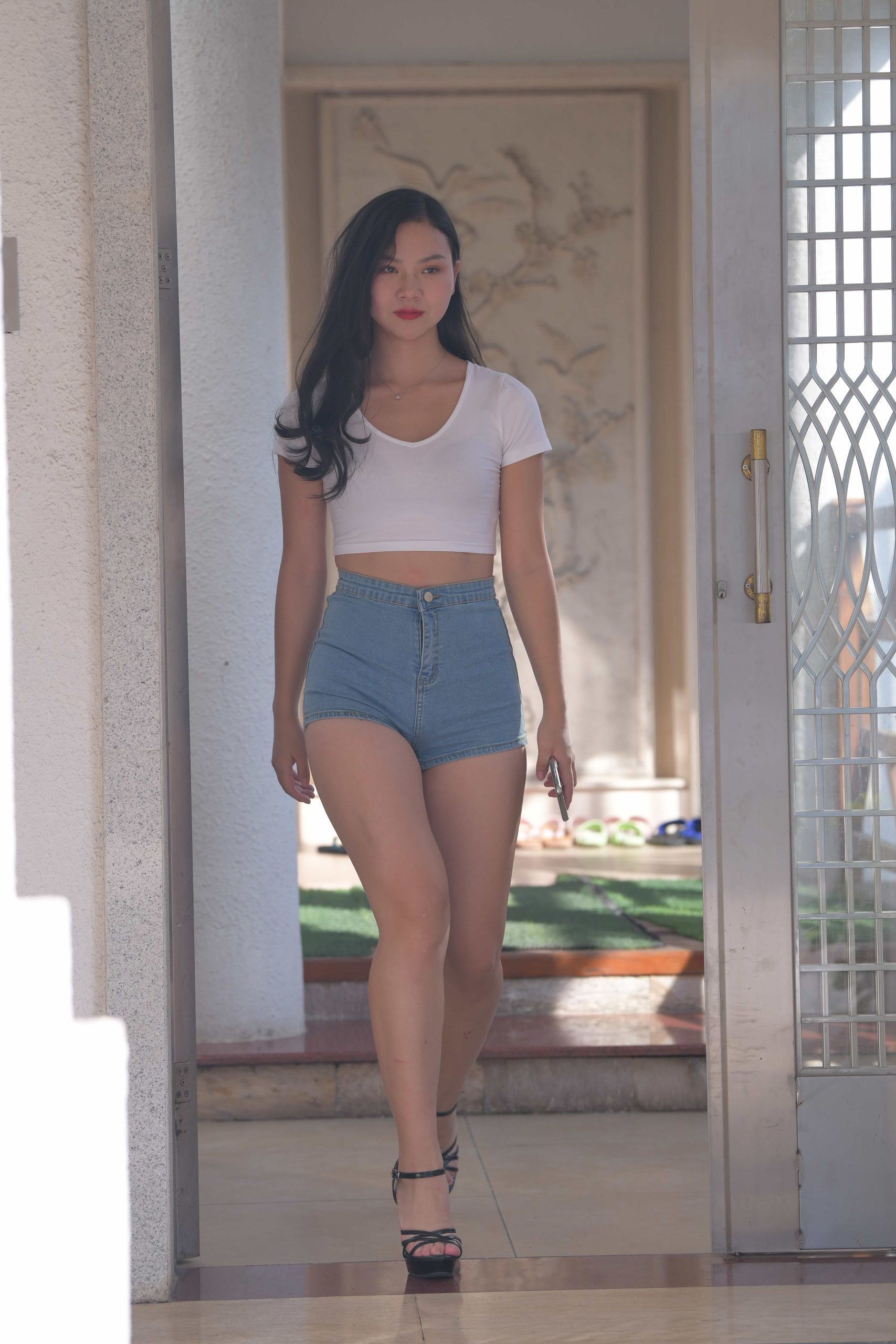 图片[1]-P5006 台球厅牛仔短裤 【401P】-小李街拍