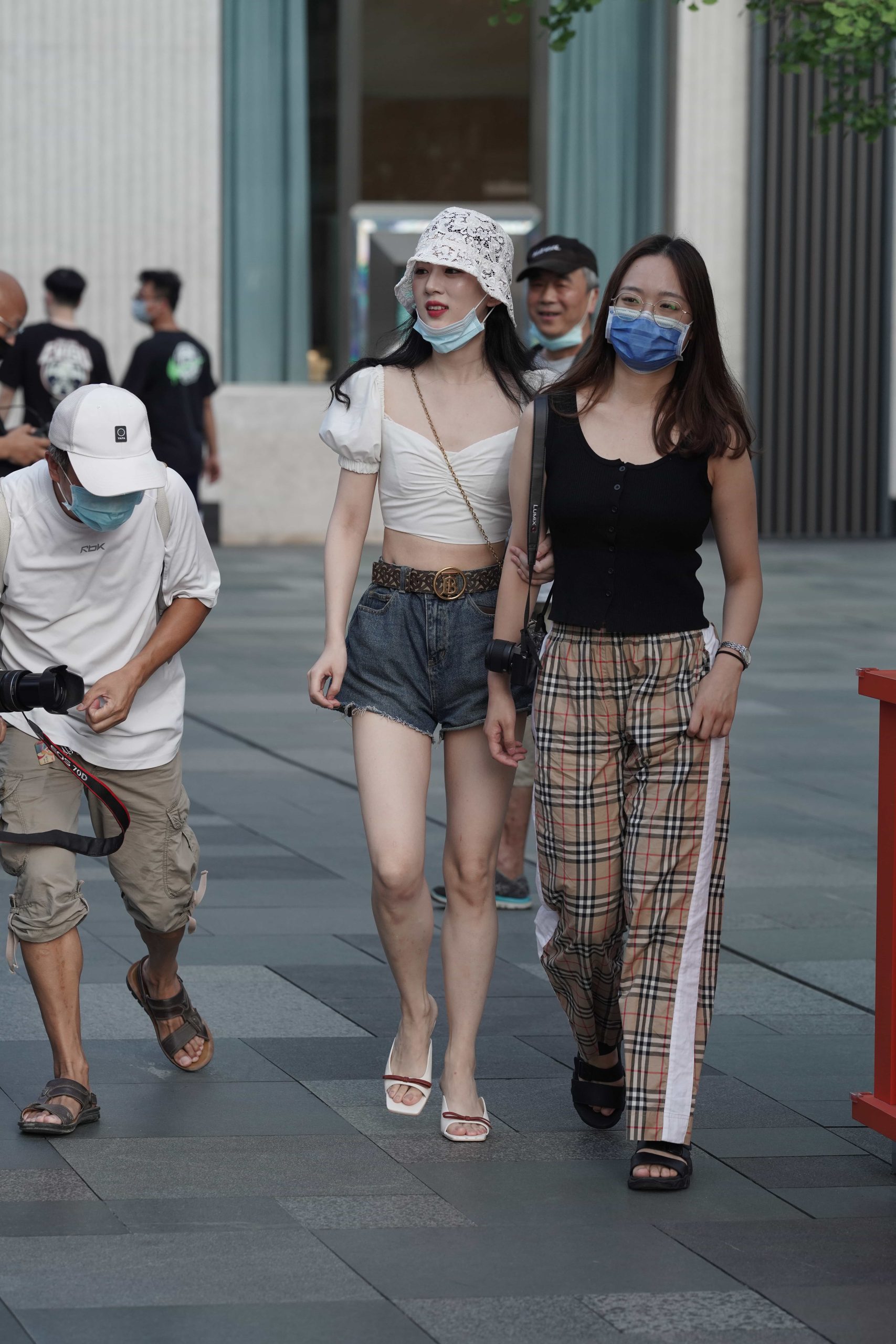 图片[3]-P5003 街拍很白的妹子 【83P】-小李街拍