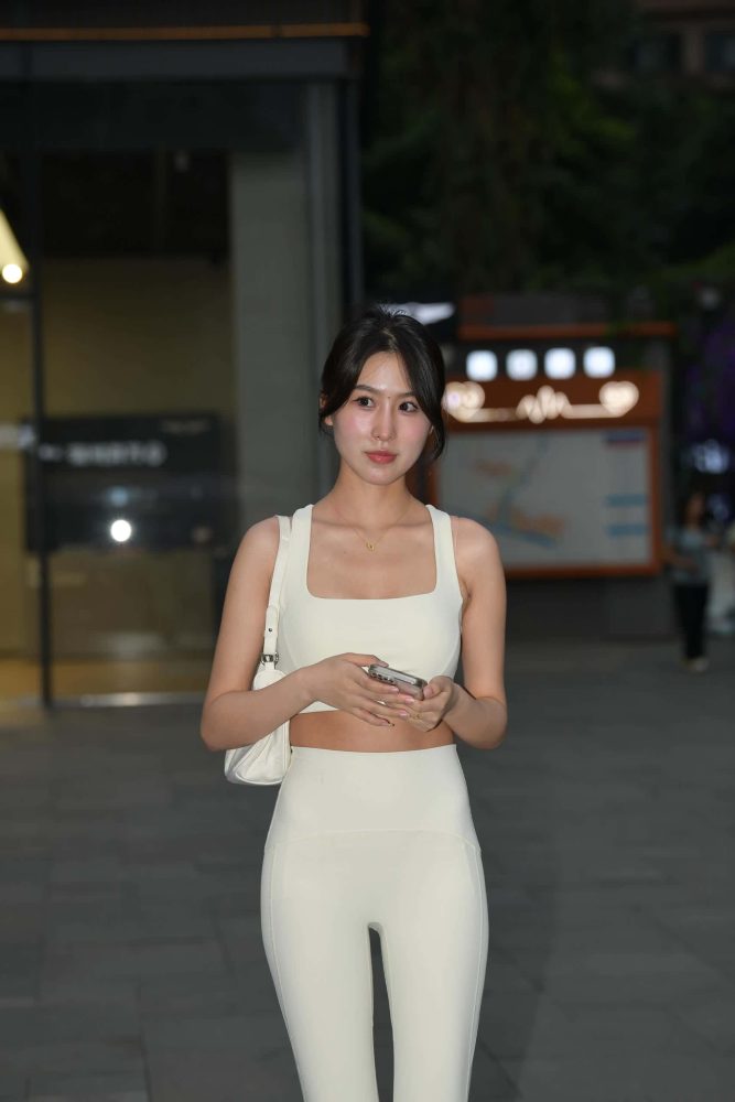 P0103 白色瑜伽运动装【212P】-小李街拍