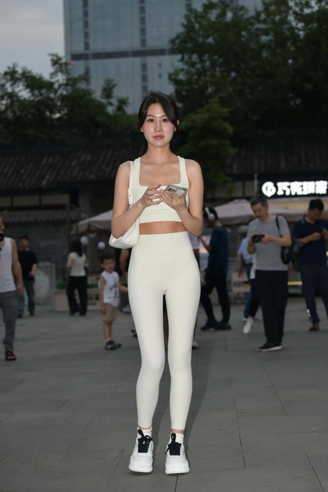 图片[1]-P0103 白色瑜伽运动装【212P】-小李街拍