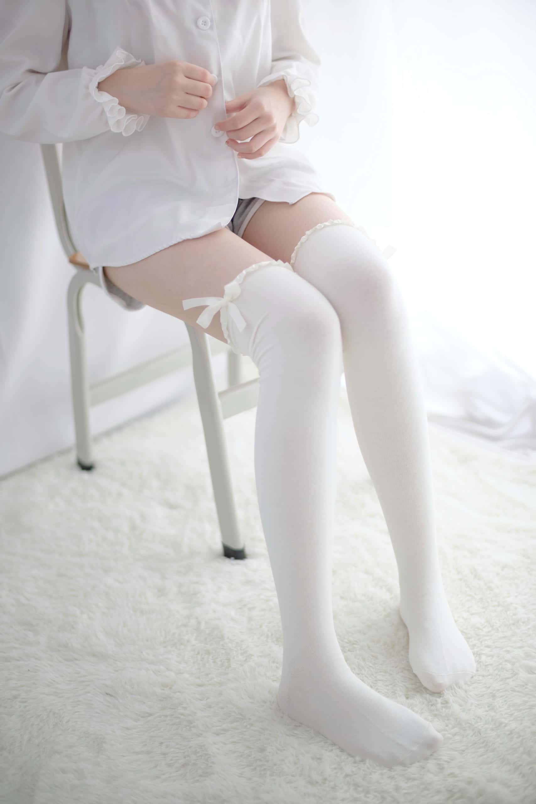 图片[1]-P007151少女公主袜脚丫【95P】-小李街拍