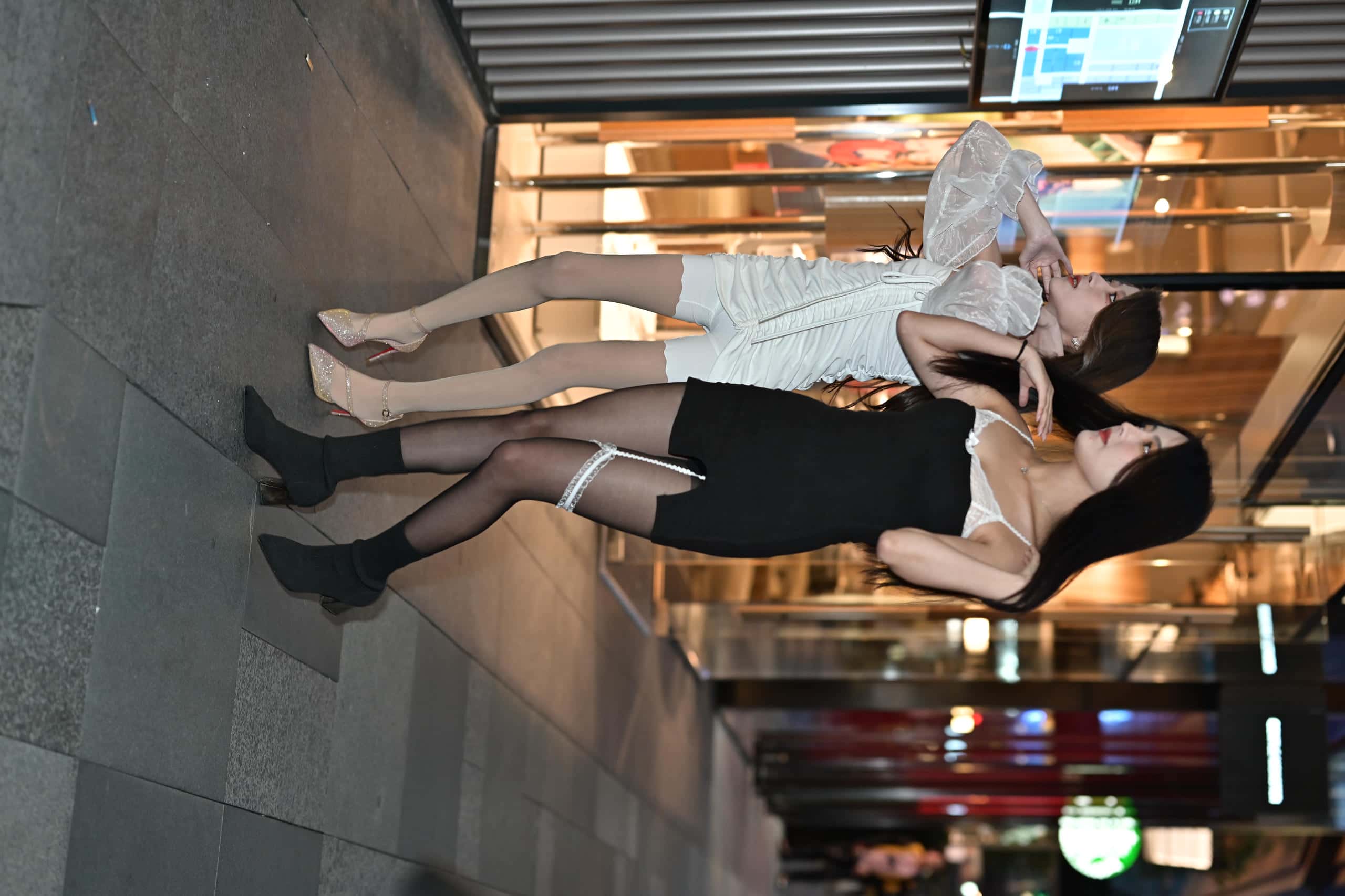 图片[1]-P3032  黑色吊带短裙 【215P】-小李街拍