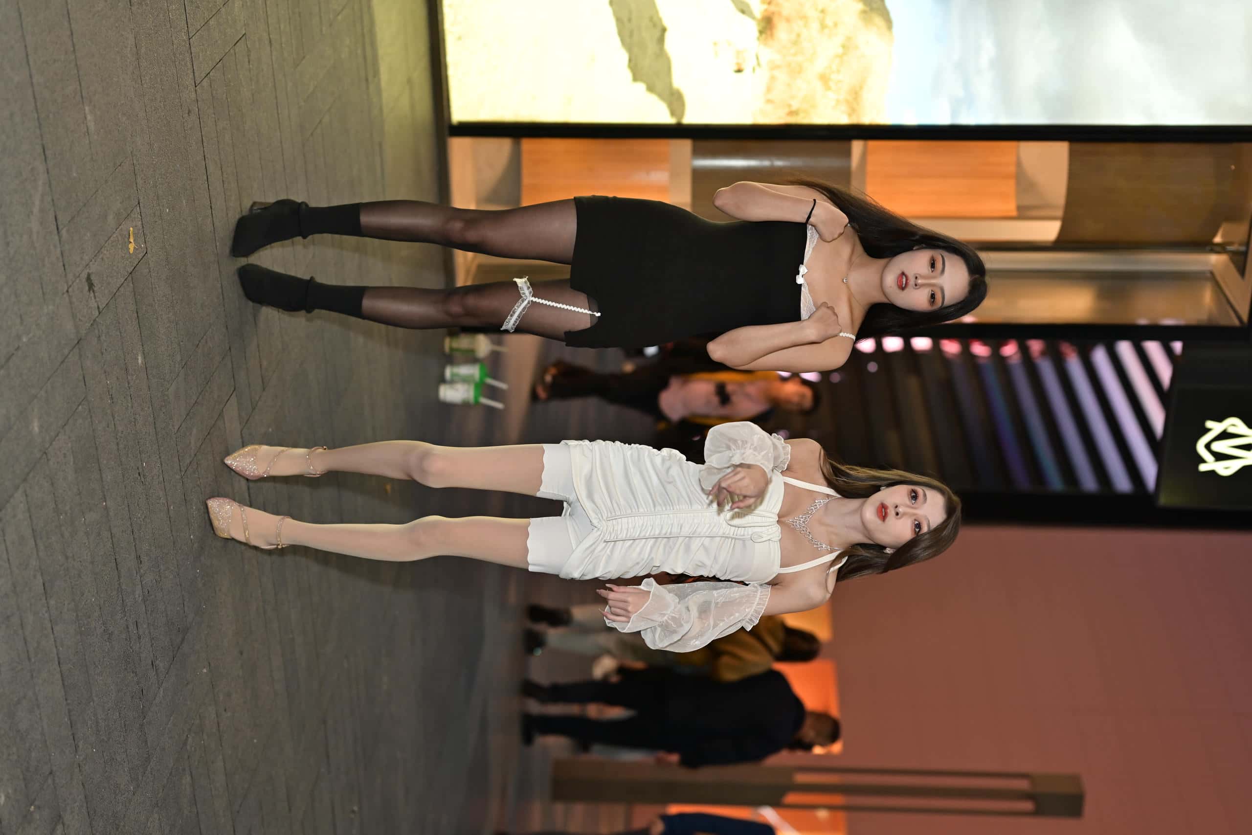 图片[2]-P3032  黑色吊带短裙 【215P】-小李街拍