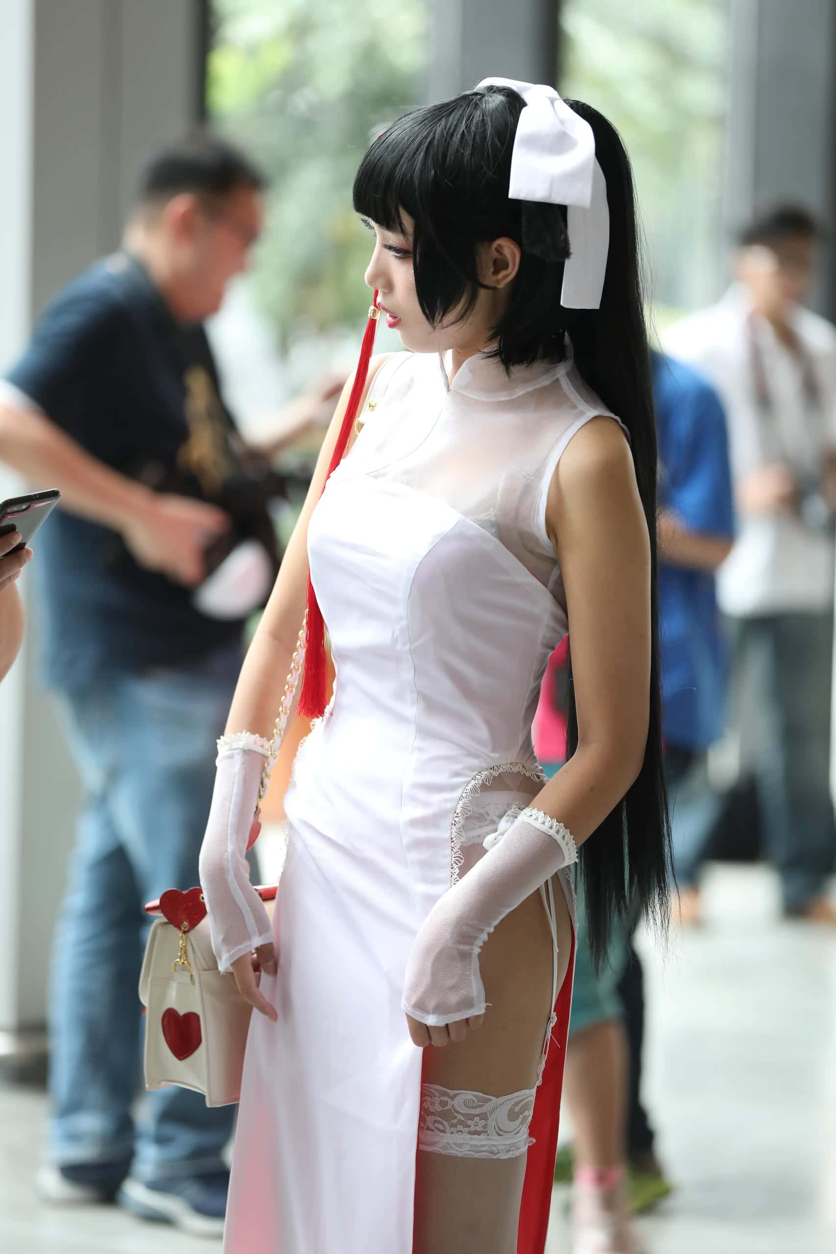 P3046 极品高开衩旗袍白色丝袜美腿美眉 【62P】-图嘿嘿