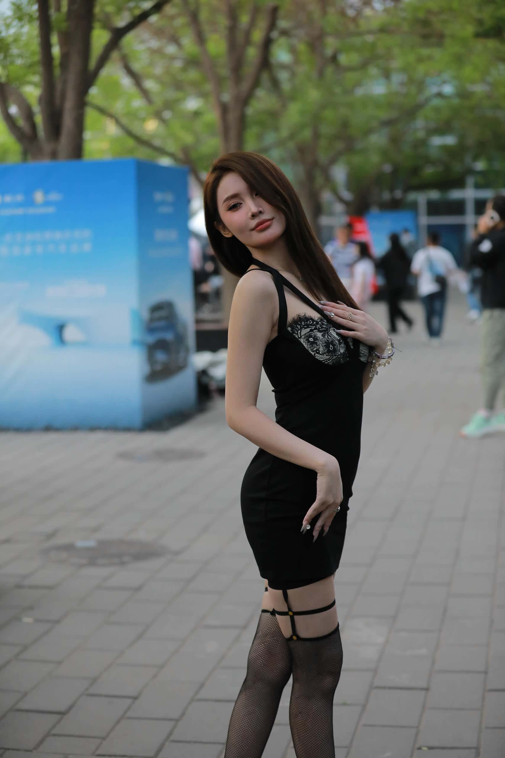 图片[2]-p3043 黑网袜高跟美女【88P】-小李街拍